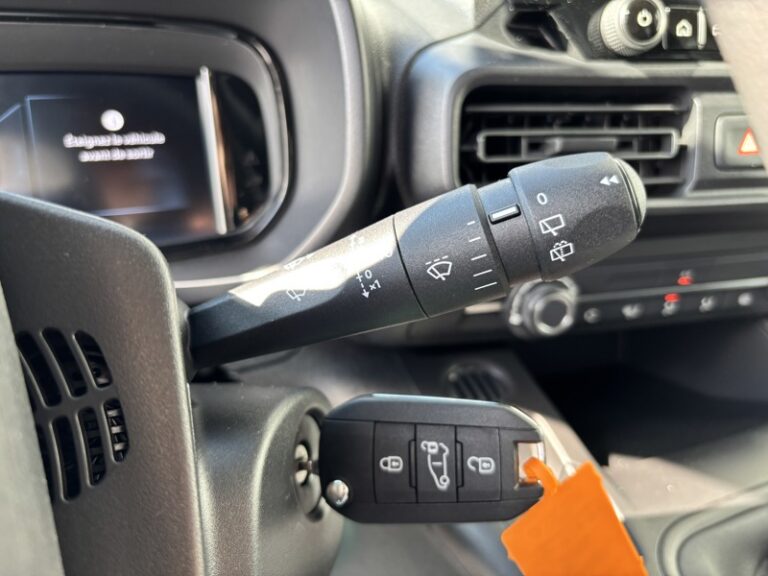 Citroën Berlingo 1.5L 100ch Pack Premium Connect M 650kg 17 075€ H - Image 17 (July 7, 2026)