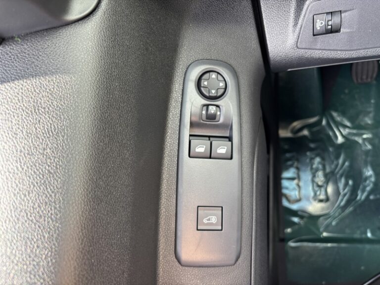 Citroën Berlingo 1.5L 100ch Pack Premium Connect M 650kg 17 075€ H - Image 19 (July 7, 2026)