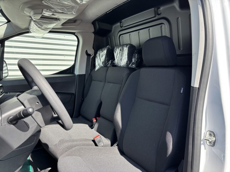 Citroën Berlingo 1.5L 100ch Pack Premium Connect M 650kg 17 075€ H - Image 10 (July 7, 2026)