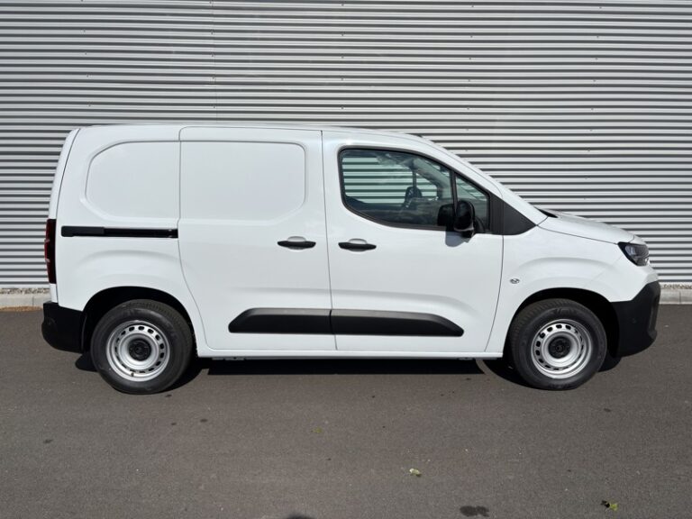 Citroën Berlingo 1.5L 100ch Pack Premium Connect M 650kg 17 075€ H - Image 08 (July 7, 2026)