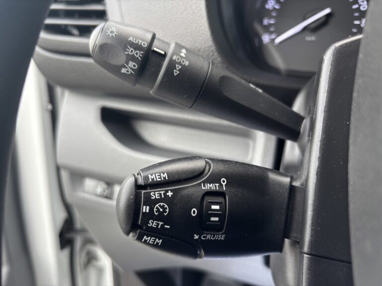 Peugeot Expert 1.5L 120ch Asphalt Standard 16 400€ HT - Image 17 (July 7, 2026)