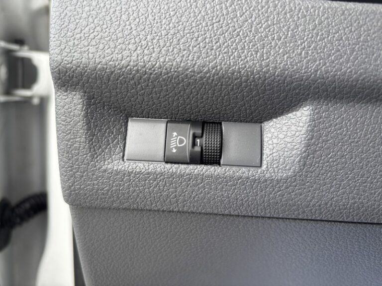 Peugeot Expert 1.5L 120ch Asphalt Standard 16 400€ HT - Image 18 (July 7, 2026)