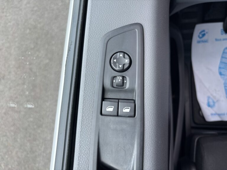 Peugeot Expert 1.5L 120ch Asphalt Standard 16 400€ HT - Image 19 (July 7, 2026)