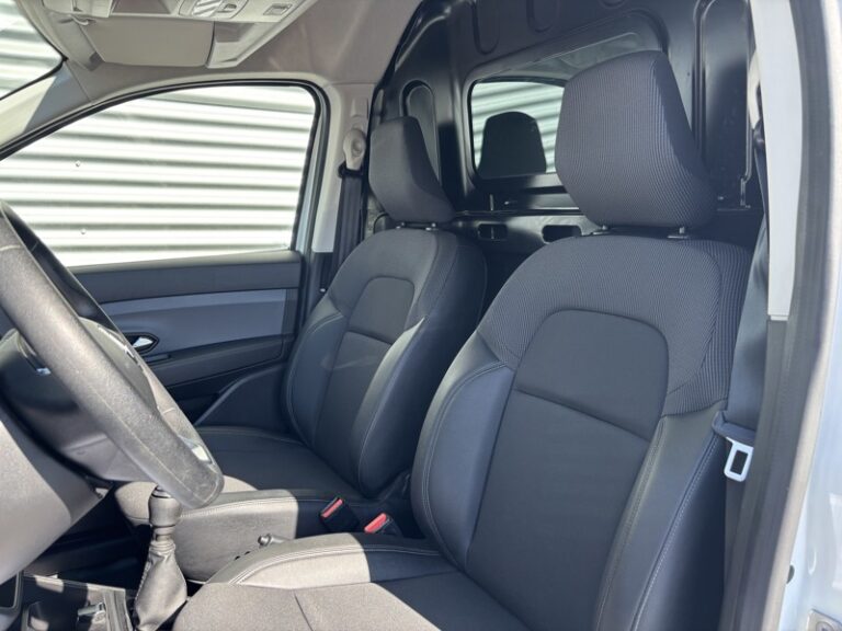 Renault Express 1.5L 95 ch Confort 12 160€ HT - Image 09 (July 7, 2026)