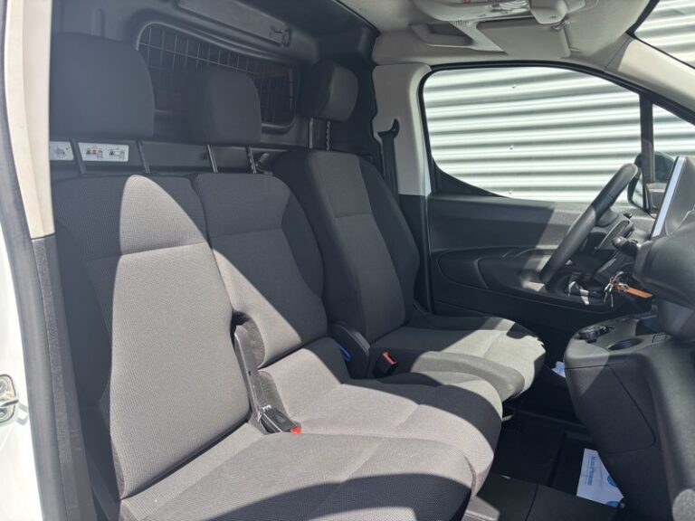 Citroën Berlingo 1.5L 130ch EAT8 Driver M 650Kg 13 740€ HT - Image 20 (July 7, 2026)
