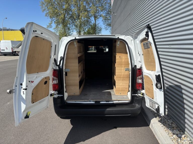 Citroën Berlingo 1.5L 130ch EAT8 Driver M 650Kg 13 740€ HT - Image 06 (July 7, 2026)