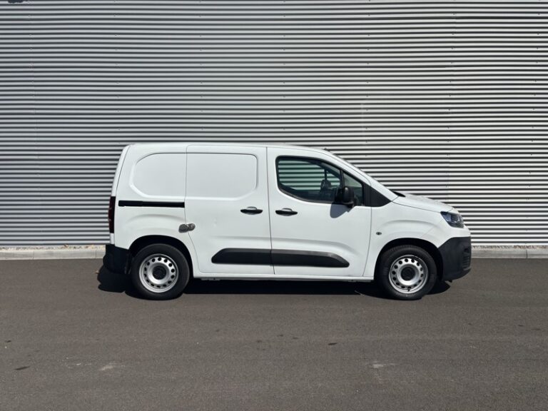 Citroën Berlingo 1.5L 130ch EAT8 Driver M 650Kg 13 740€ HT - Image 08 (July 7, 2026)