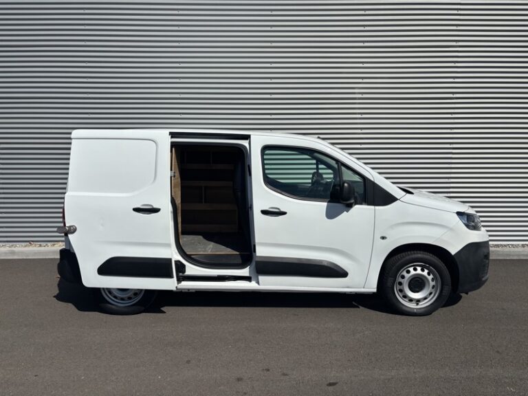 Citroën Berlingo 1.5L 130ch EAT8 Driver M 650Kg 13 740€ HT - Image 09 (July 7, 2026)