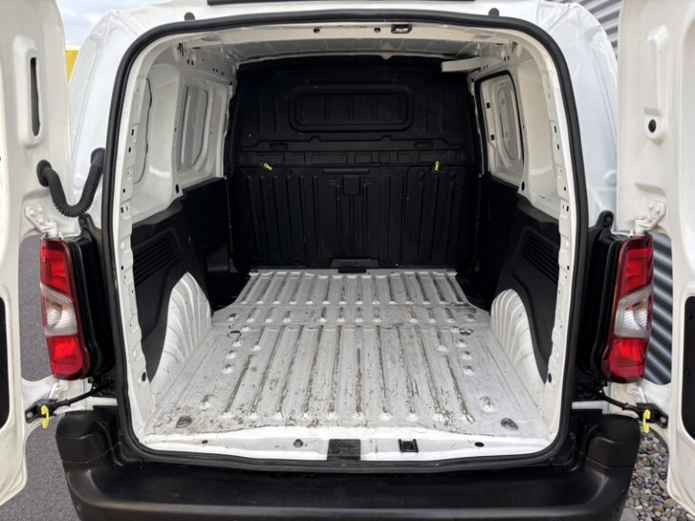 Citroën Berlingo 1.5L 100ch Driver M 650Kg 12 075€ HT - Image 06 (July 7, 2026)