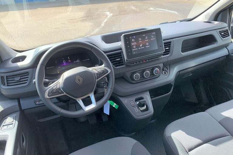 Renault Trafic CABINE APPROFONDIE 3T BLUE DCI 150 AUTO ADVANCE - Image 13 (July 7, 2026)