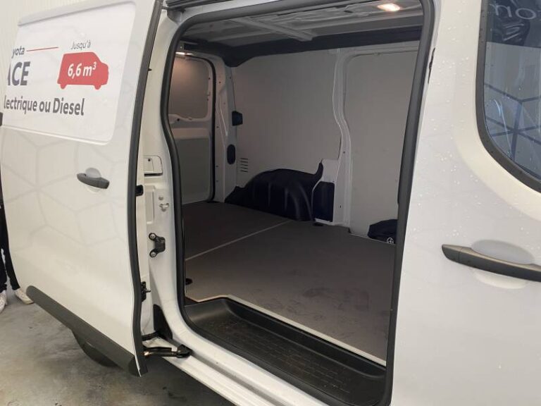 Toyota PROACE MEDIUM 2.0L 140 D-4D BVM6 DYNAMIC - Image 07 (July 7, 2026)
