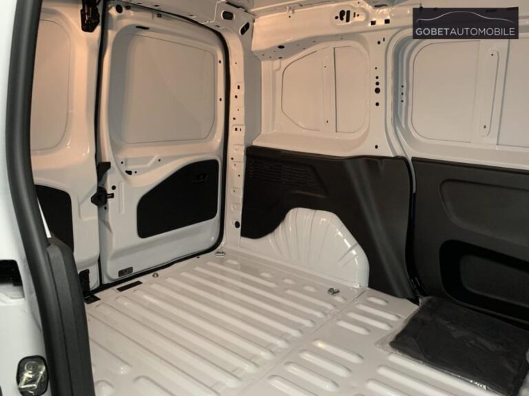 Citroën Berlingo VAN M DIESEL 100 CH MANUELLE - Image 11 (July 7, 2026)