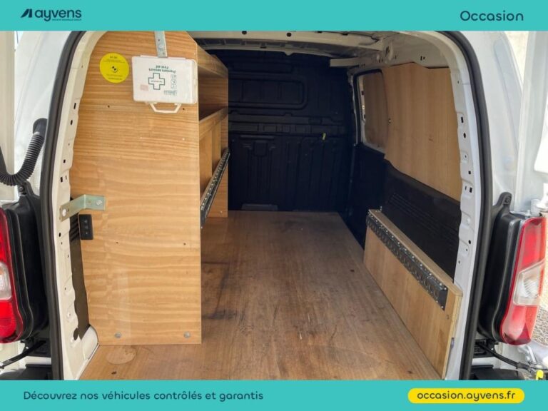 Citroën Berlingo Van XL 950kg BlueHDi 100 S&S Driver - Image 13 (July 7, 2026)