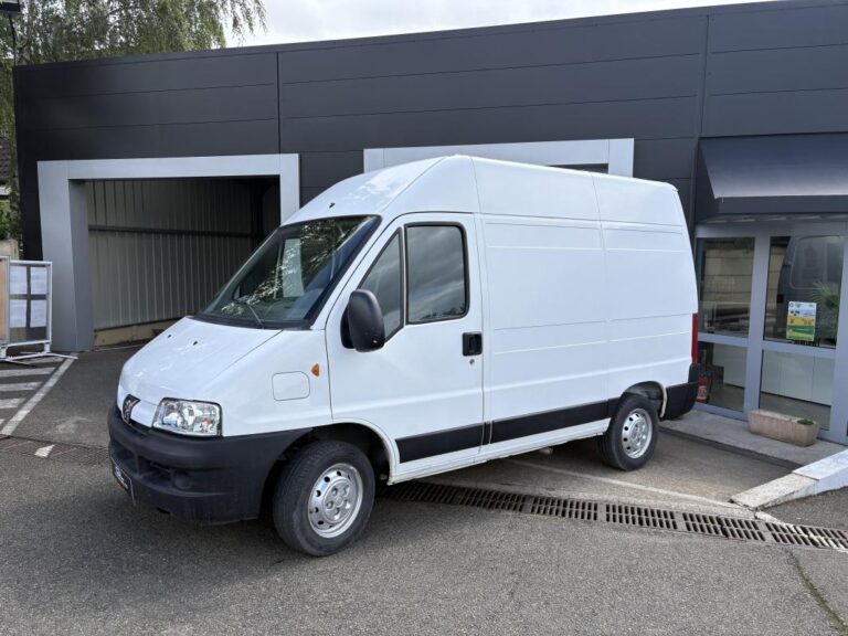 Peugeot Boxer ph2 2.0i 110cv 3T. CONFORT 3 PLACES TVA RECUPERABLE - Image 01 (July 7, 2026)