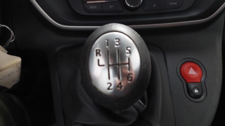 Renault Kangoo Express Extra R-Link – Blue dCi 95 - Image 12 (July 7, 2026)