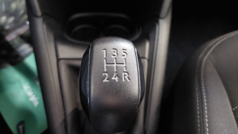 Peugeot 208 affaire Puretech 82 S&S PREMIUM PACK - Image 14 (July 7, 2026)
