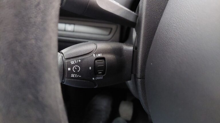 Peugeot 208 affaire Puretech 82 S&S PREMIUM PACK - Image 19 (July 7, 2026)
