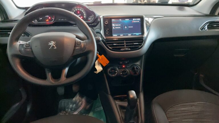 Peugeot 208 affaire Puretech 82 S&S PREMIUM PACK - Image 09 (July 7, 2026)