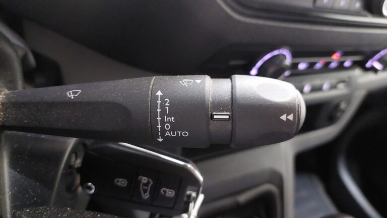 Peugeot Expert 1.5 BLUEHDI 120 S&S STANDARD PREMIUM - Image 16 (July 7, 2026)