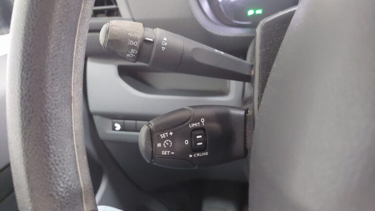 Peugeot Expert 1.5 BLUEHDI 120 S&S STANDARD PREMIUM - Image 18 (July 7, 2026)