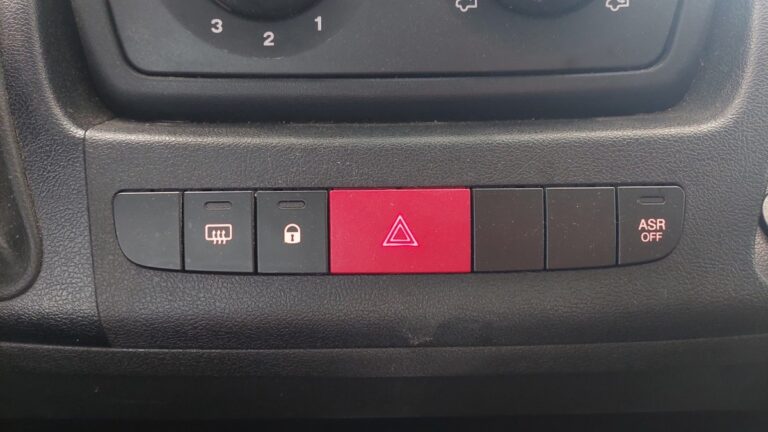 Citroën Jumper 4-35 l3 bluehdi 165 control Caisse 20m3 + HAYON - Image 15 (July 7, 2026)