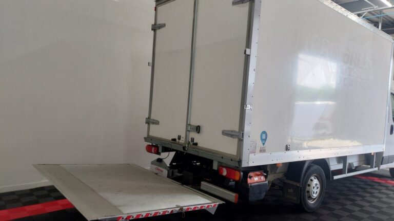 Citroën Jumper 4-35 l3 bluehdi 165 control Caisse 20m3 + HAYON - Image 07 (July 7, 2026)