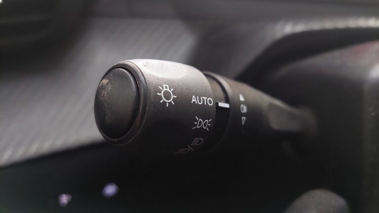 Peugeot 208 affaire 1.5 BlueHDi 100 S&S Premium Pack - Image 17 (July 7, 2026)