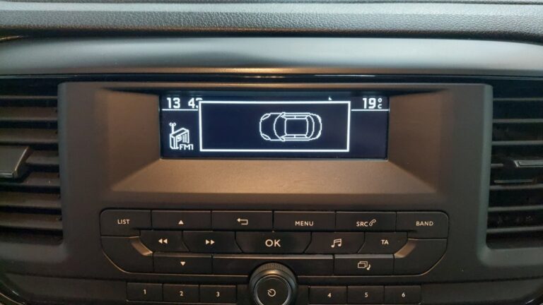 Peugeot Expert BLUEHDI 120 S&S STANDARD PREMIUM - Image 11 (July 7, 2026)