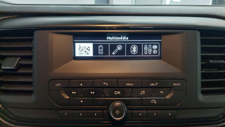 Peugeot Expert BLUEHDI 120 S&S STANDARD PREMIUM - Image 12 (July 7, 2026)