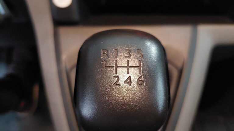 Peugeot Expert BLUEHDI 120 S&S STANDARD PREMIUM - Image 15 (July 7, 2026)