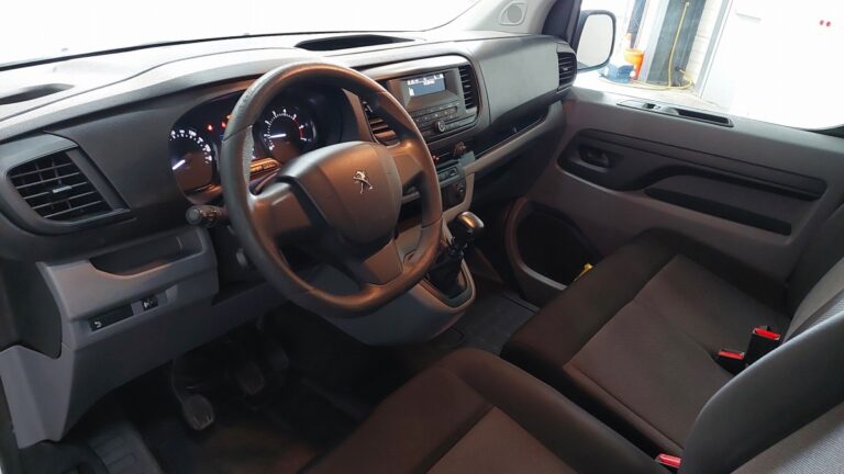 Peugeot Expert BLUEHDI 120 S&S STANDARD PREMIUM - Image 19 (July 7, 2026)