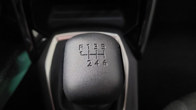Peugeot 208 affaire Puretech 100 S&S Active Business - Image 15 (July 7, 2026)