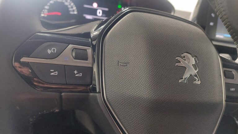 Peugeot 208 affaire Puretech 100 S&S Active Business - Image 17 (July 7, 2026)