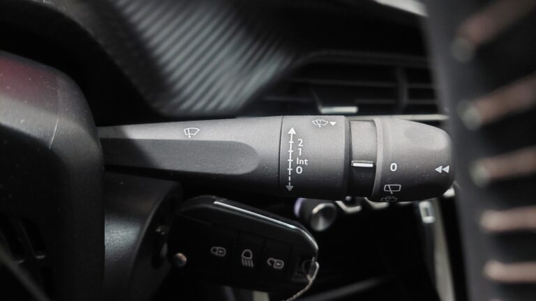 Peugeot 208 affaire Puretech 100 S&S Active Business - Image 18 (July 7, 2026)