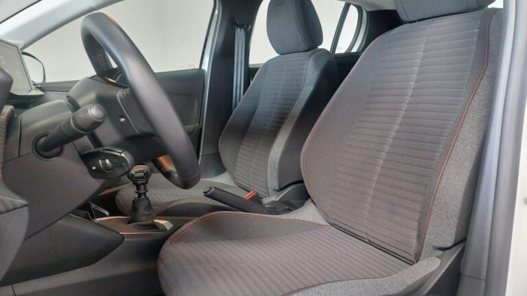 Peugeot 208 affaire Puretech 100 S&S Active Business - Image 08 (July 7, 2026)