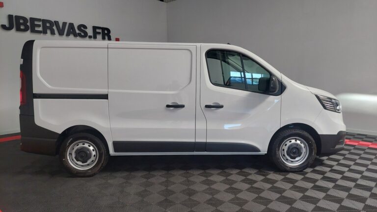Renault Trafic FOURGON 3000 kg 2.0 blue dci 150 grand confort - Image 02 (July 7, 2026)