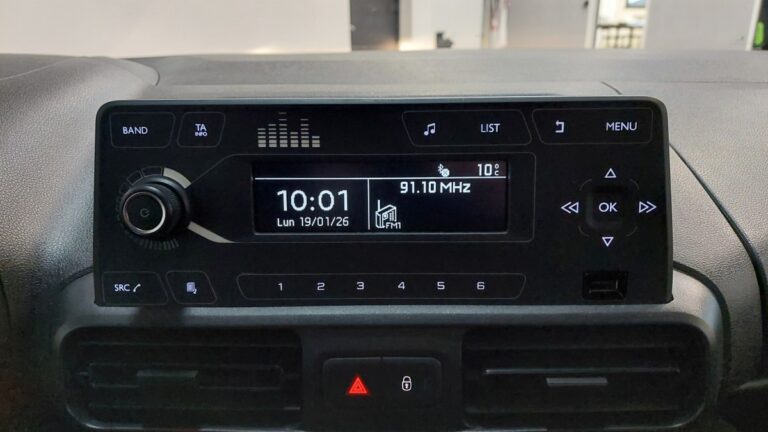 Opel Combo 1.5 diesel 100ch /augmente CARGO PACK CLIM - Image 10 (July 7, 2026)