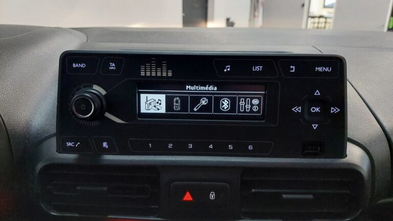 Opel Combo 1.5 diesel 100ch /augmente CARGO PACK CLIM - Image 11 (July 7, 2026)