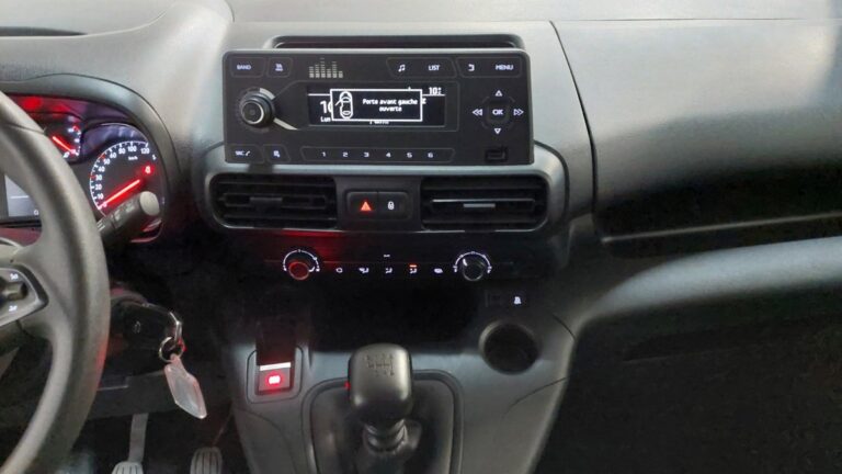 Opel Combo 1.5 diesel 100ch /augmente CARGO PACK CLIM - Image 08 (July 7, 2026)