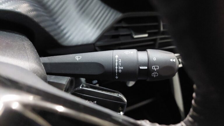 Peugeot 208 affaire 1.5 BlueHDi 100 S&S Premium - Image 18 (July 7, 2026)