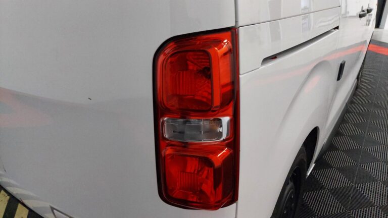 Citroën Jumpy Taille XS 1.6 BlueHDi 95 S&S ETG6 Club - Image 19 (July 7, 2026)
