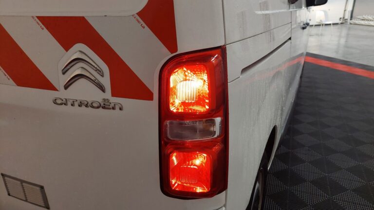 Citroën Jumpy M 2.0 BlueHDi 120 S&S BVM6 (340 Nm) Club - Image 18 (July 7, 2026)