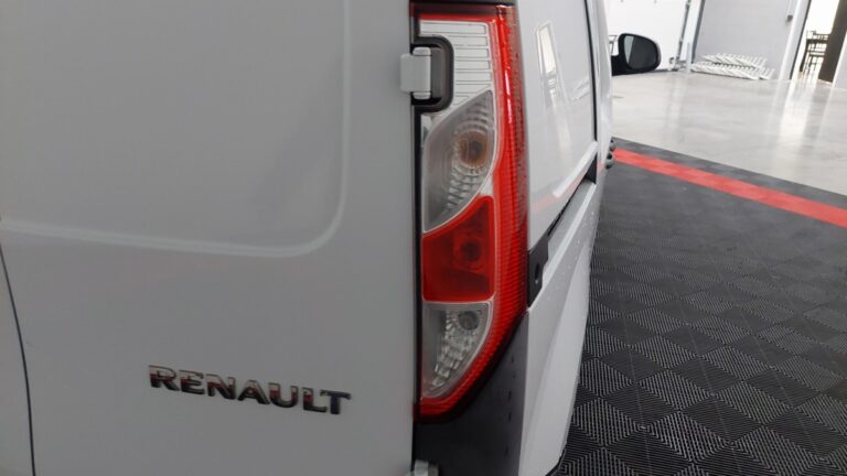 Renault Kangoo Express Blue dCi 80 Grand Confort – 3 Places - Image 17 (July 7, 2026)