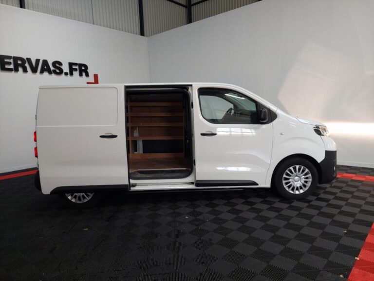 Toyota PROACE 1.5 D MEDIUM 120 D-4D BUSINESS - Image 04 (July 7, 2026)