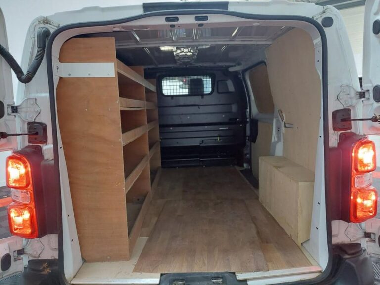 Toyota PROACE 1.5 D MEDIUM 120 D-4D BUSINESS - Image 07 (July 7, 2026)