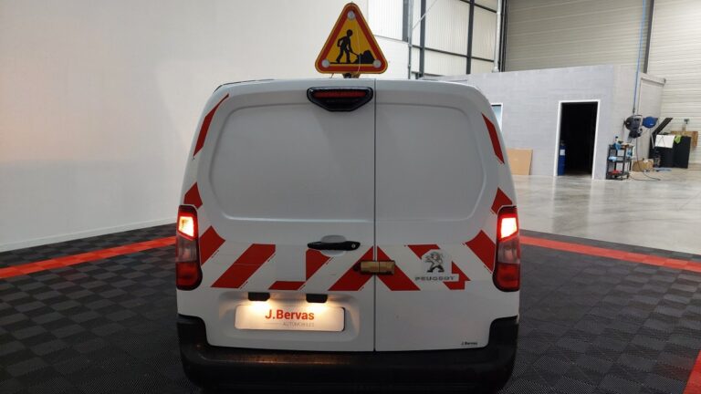 Peugeot Partner STANDARD 650 KG BLUEHDI 130 EAT8 ASPHALT - Image 04 (July 7, 2026)