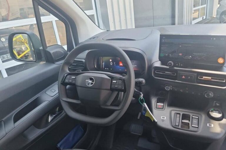 Opel combo cargo 4X4 DANGEL M 1000 KG BLUEHDI 130 S&S EAT8 - Image 09 (July 7, 2026)