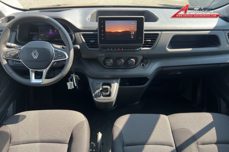 Renault Trafic CABINE APPROFONDIE 3T BLUE DCI 150 AUTO ADVANCE - Image 52 (August 30, 2026)
