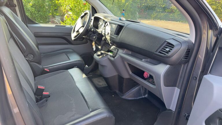 Peugeot Expert 2.0 BlueHDi 180 EAT8 Premium - Image 10 (July 7, 2026)