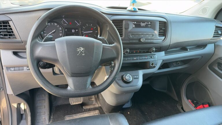 Peugeot Expert 2.0 BlueHDi 180 EAT8 Premium - Image 11 (July 7, 2026)